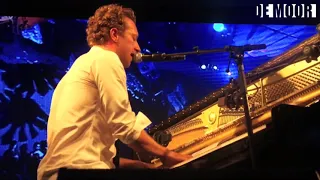 CHRIS MARTIN PLAYS PARADISE IN 2008! EARLY VERSION