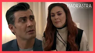 Marcia le muestra a Esteban su investigación para dar con el asesino | La Madrastra 1/5 | C - 44