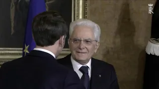 Mattarella incontra Macron: il capo dello Stato a Napoli per il bilaterale Italia-Francia