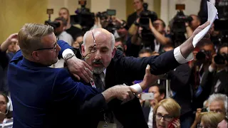 Журналист - дебошир в зале пресс - конференции Путина и Трампа