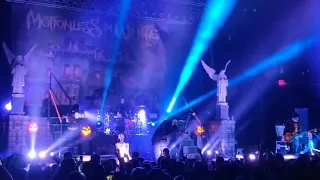 Motionless In White performing Contemptress