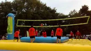 Bossaball demonstratie nederlandsteam op de BeerzeBulten