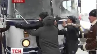 «Беркут» знову прорвав блокаду у Василькові і їде на Київ
