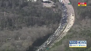 Crash closes I-440 E near North Hills in Raleigh