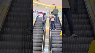 hair straching prank 😜 in Escalator #shorts #shortsfeed #funnyprank #funny #viralprankvideo #prank