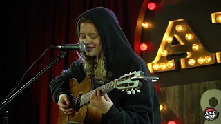 girl in red Performs "I'll Call You Mine" (acoustic)