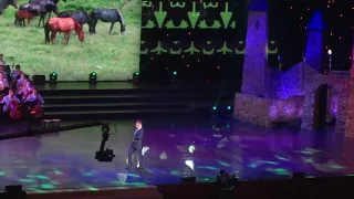 Али Умарович Димаев на концерте, посвящённом 20-летию Ингушской республики с песней Г1алг1айче
