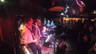 The Tom Seals Band - I Wants To Be Loved @ Ronnie Scott's Bar