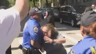 Protest outside Gracie Mansion turns violent