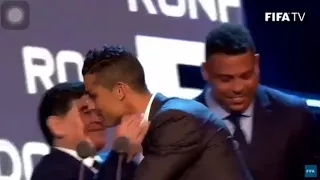 Maradona anuncia como GANADOR A Cristiano Ronaldo winning The best