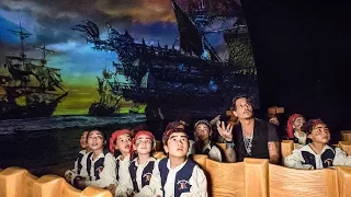 Johnny Depp ride Pirates of The Caribbean with cute kids at Shanghai Disneyland.