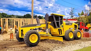 Grading A Road With An RC Motor Grader! In 1/16 Scale. Next level of realism!!!