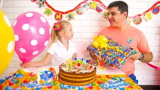 नस्तास्या और डैड अपना जन्मदिन मनाते हैं