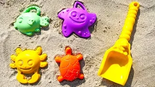 Игры для детей на улице - Собираем Формочки - Видео про Песочницу