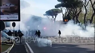 Roma - Lazio, gli scontri davanti allo Stadio Olimpico