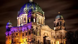 XAVER VARNUS PLAYS "ST. FRANCIS PREACHING TO THE BIRDS" BY LISZT ON THE BERLINER DOM ORGAN