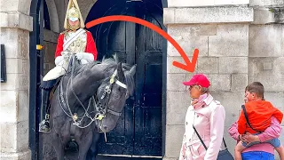 King's Guard Noticed She Has Unusual Connection with Horse!