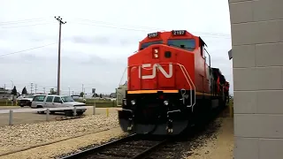 Family Day Fun! | Shiny CN 8945/2197 | Happy Engineer | Cab Ride on SD70