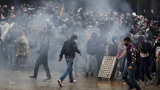 Krawalle bei Protest gegen Steuerreform in Kolumbien