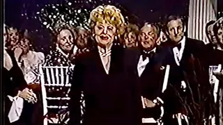 Lucille Ball pays tribute to Carol Burnett in 1982