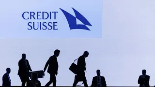 Más de 62 000 millones de euros fueron retirados del banco Credit Suisse tras pánico en el mercado