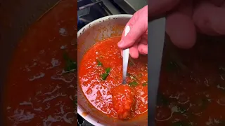 How to Make Tomato Sauce CHEF SKILLS#chef #shorts