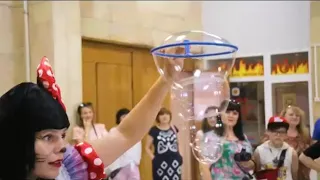 Шоу мыльных пузырей на праздник. Донецк +38 (071) 332-37-93.