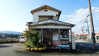 The Local Diner in Town with Extra Large Meals! Satisfying Meals at a Diner that Looks Like a House