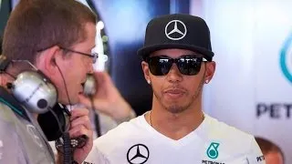 Bahrain: On Board with Lewis Hamilton in the F1 Simulator!