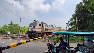 Dangerous Aggressive Trains Attacks Sahid Express Furious Honking Skip Out Railgate