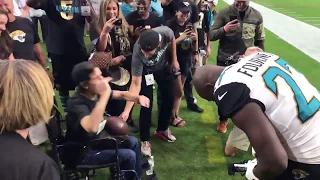 Jaguars running back Leonard Fournette makes a fan's day