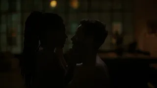 Max and Helen (New Amsterdam) 4x01 #1
