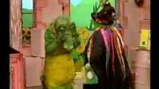 'Grotbags' - Emus All Live Pink Windmill Show