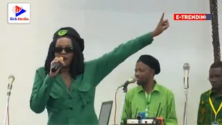 ZUCHU Akiimba LIVE MBELE ya RAIS MAGUFULI kwenye MKUTANO wa CCM DODOMA