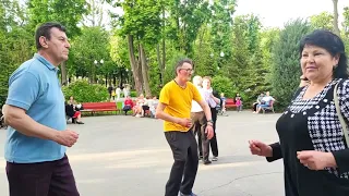 Три волшебных слова Танцы в парке Горького Май 2021 Харьков