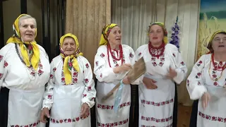 Ансамбль"Першоцвіт".  Українська народна пісня "Була в батька парова машина"