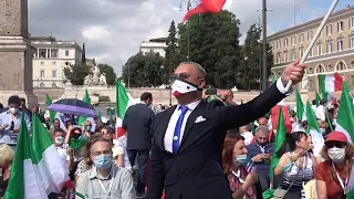 Centrodestra in piazza a Roma, il popolo di Salvini non si fida di Berlusconi: "Per ora ci serve"