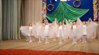 Выступление Насти в составе коллектива " Непоседы". Танец " Ангелы"