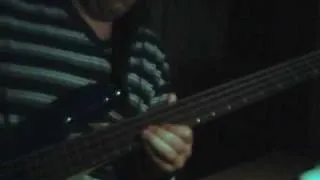 Bass solo improv (Dm7 over a Gm7 loop)