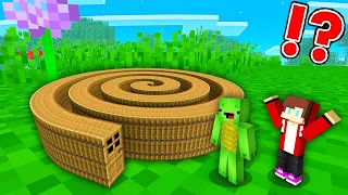 TINY Mikey and JJ found a TINY SPIRAL DOOR in Minecraft ! (Maizen)