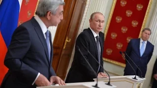 Путин обсудил с президентом Армении ситуацию вокруг Нагорного Карабаха