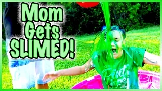 😜 FAMILY SLIME BUCKET CHALLENGE! 😜 Who gets slimed?! SMELLY BELLY TV