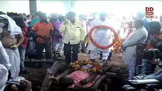 Last Rites of Legendary Singer Shri Prafulla Kar at Swargadwar in Puri