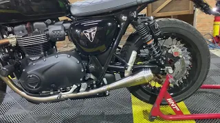 Triumph Street Twin with Motone Exhaust slip on