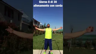 Esercizi per aumentare il ritmo, bruciare il grasso addominale e tonificare i glutei. Giorno 8/30