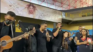 Maiara e Maraisa e Henrique & Juliano cantam em velório de amiga Marília Mendonça