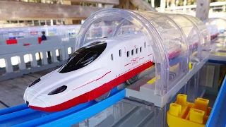 Plarail Shinkansen ☆ Let's play with JR train and underground dome-shaped tunnel station!