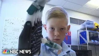 California eighth graders 3D print prosthetic hand for schoolmate