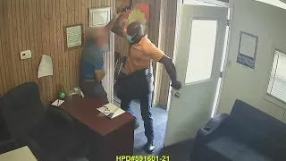 Video shows Houston business owner brutally assaulted with crowbar