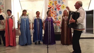 "Kalinka" singt das Deutsch-Russischen Kulturzentrums  „Raduga“ beim 16. Abrahamsfest  in Marl